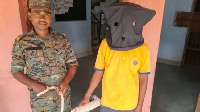 দলবদ্ধ অপকৰ্মৰ ভুৱা কাহিনীৰে কন্যাক হ*ত্যাৰ অভিযোগ! গ্ৰেপ্তাৰ কন্যাৰ পিতৃ