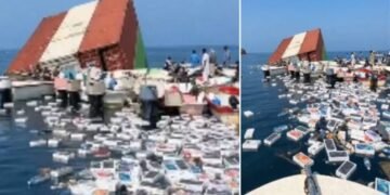 সাগৰত উপঙিছে হাজাৰ হাজাৰ iPhone